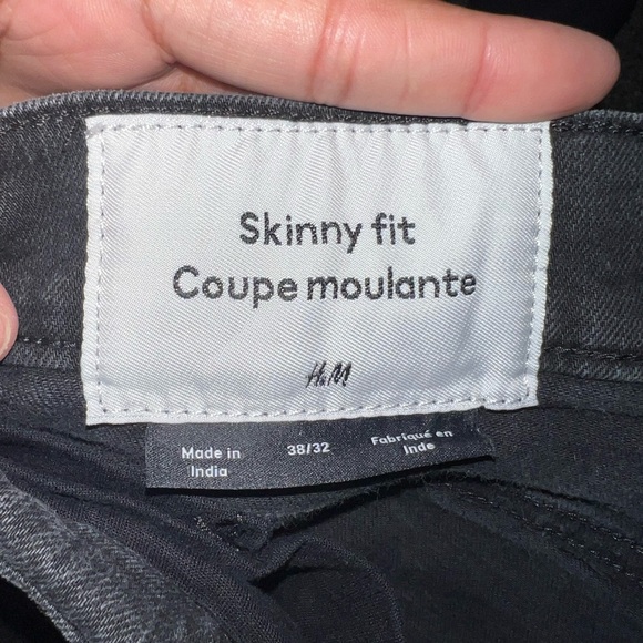 H&M Black Distressed Skinny Jeans - Picture 5 of 5